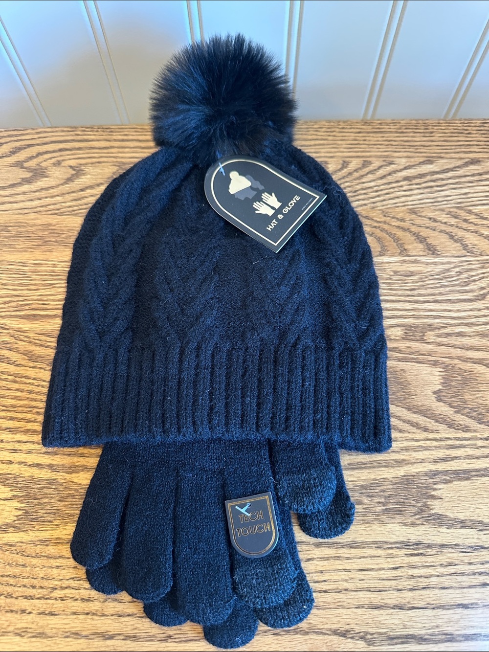Women’s Black Pom Pom Hat & Gloves Set